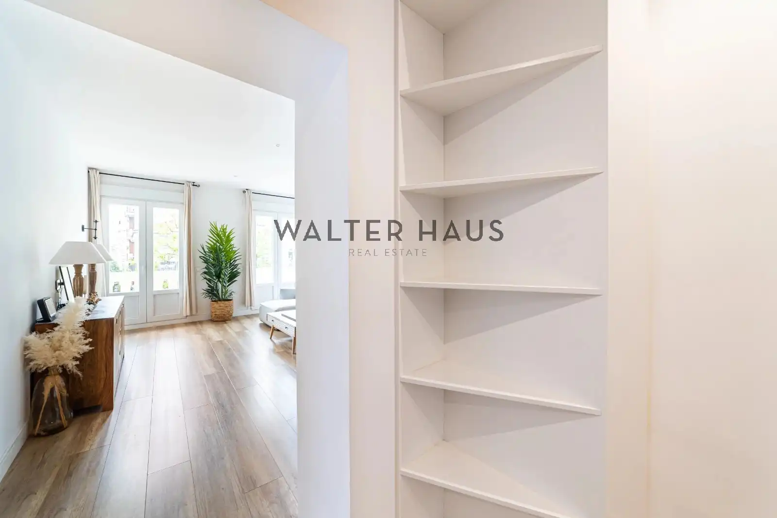 Flat for sale in Madrid  with Air Conditioner, Heating and Furnished