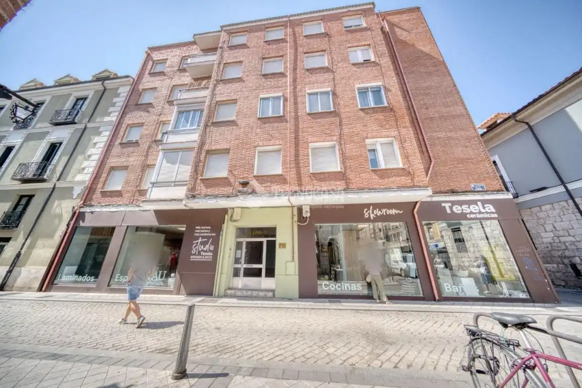 Vista exterior de Pis en venda en Valladolid amb Calefacció i Terrassa