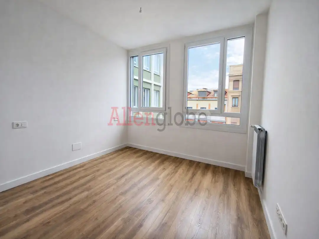 Schlafzimmer von Wohnung zur Miete in Gijón  mit Heizung und Abstellraum