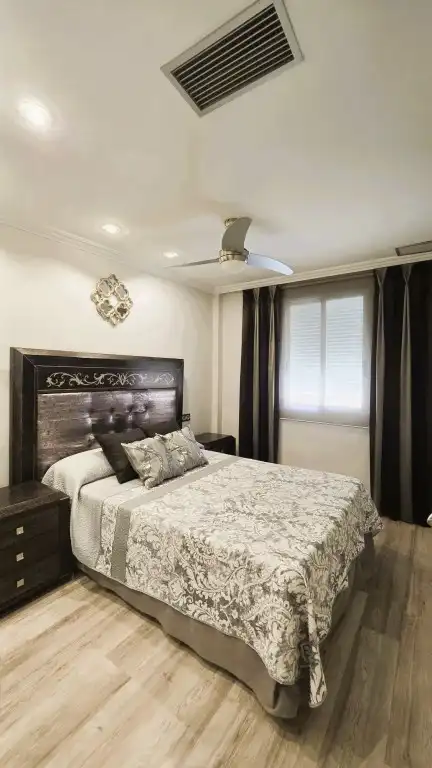 Schlafzimmer von Wohnung zum Verkauf in Valencia mit Klimaanlage, Möbliert und Ofen