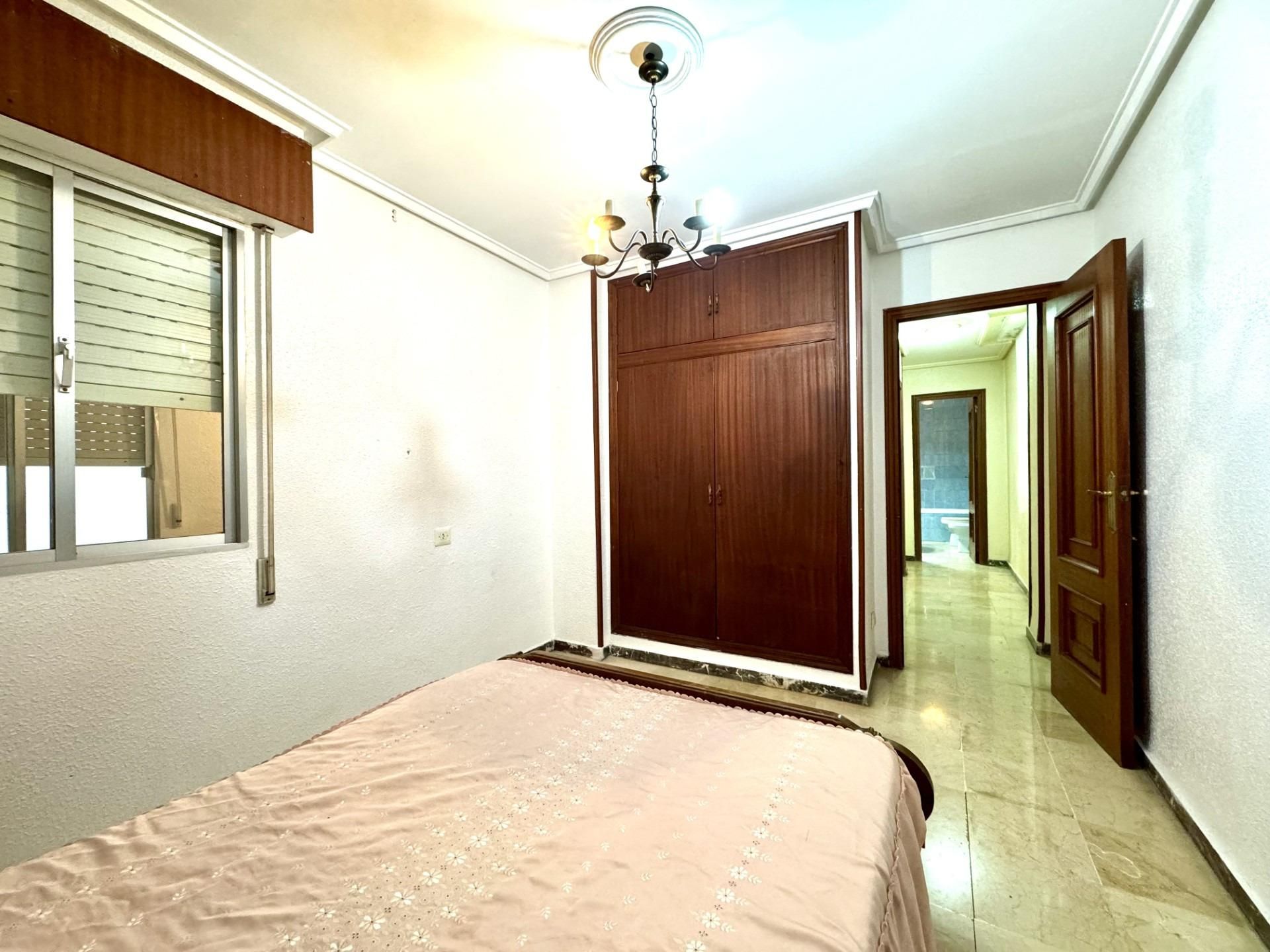 Habitación de Piso en venta en Orihuela con Balcón