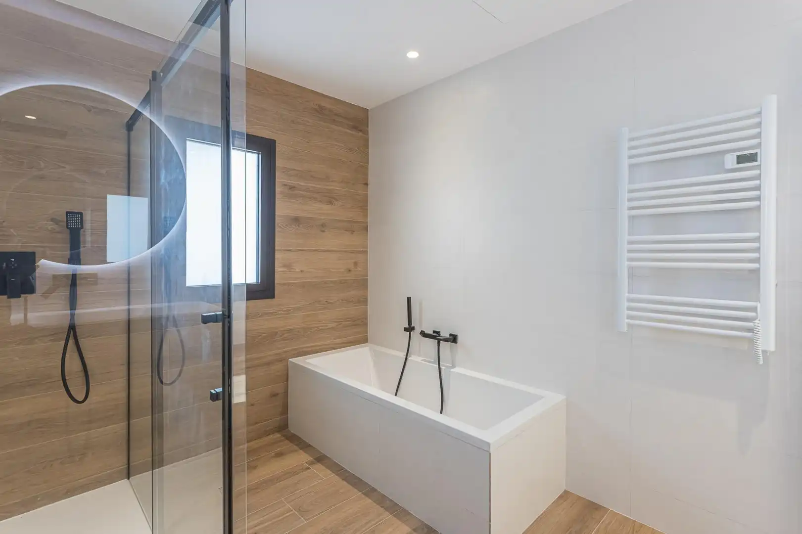 Baño de Casa o chalet de alquiler en Sant Esteve Sesrovires con Calefacción, Jardín privado y Parquet