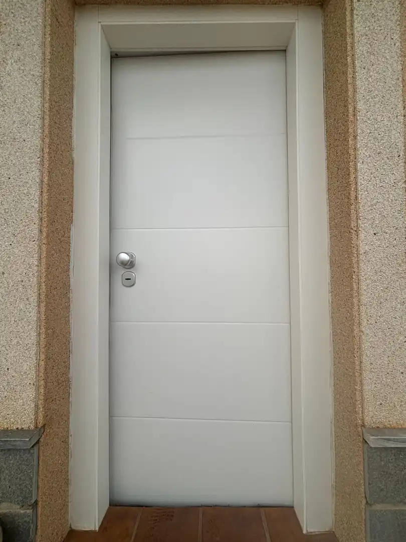 Casa adosada en venta en Calle MARIA DE ZAYAS-B SANTIAGO, 28, Miranda