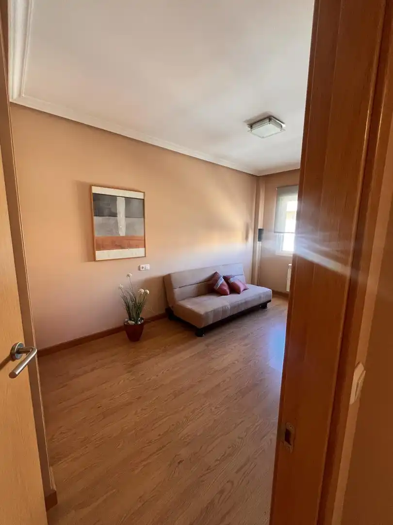 Habitación de Piso en venta en Plasencia con Aire acondicionado, Terraza y Amueblado