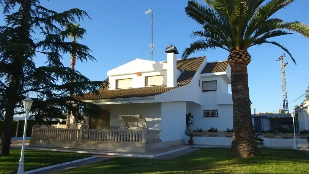 Vista exterior de Casa o chalet en venta en Monforte del Cid con Aire acondicionado y Terraza