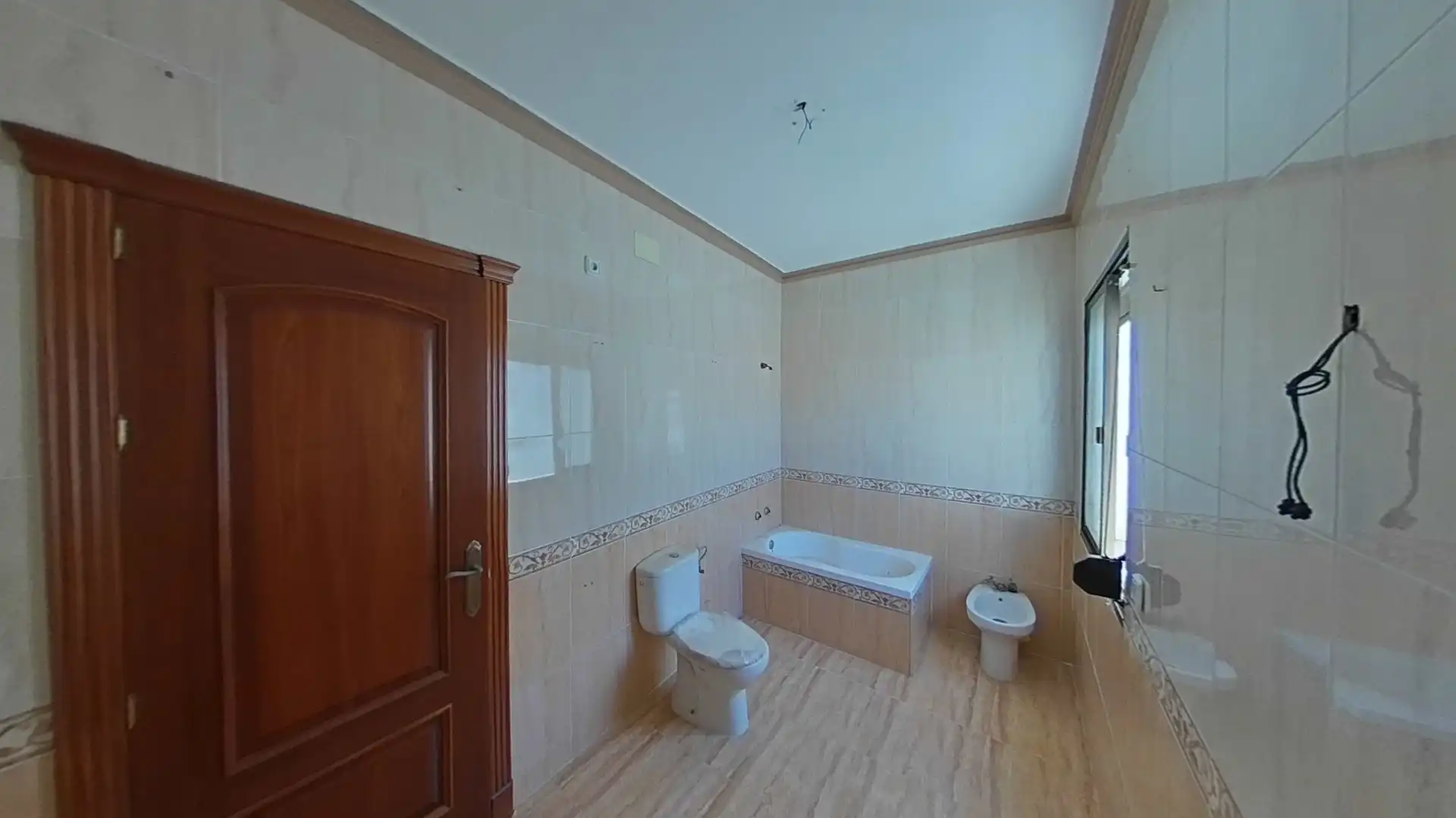 Baño de Casa adosada en venta en Marmolejo, Jaén