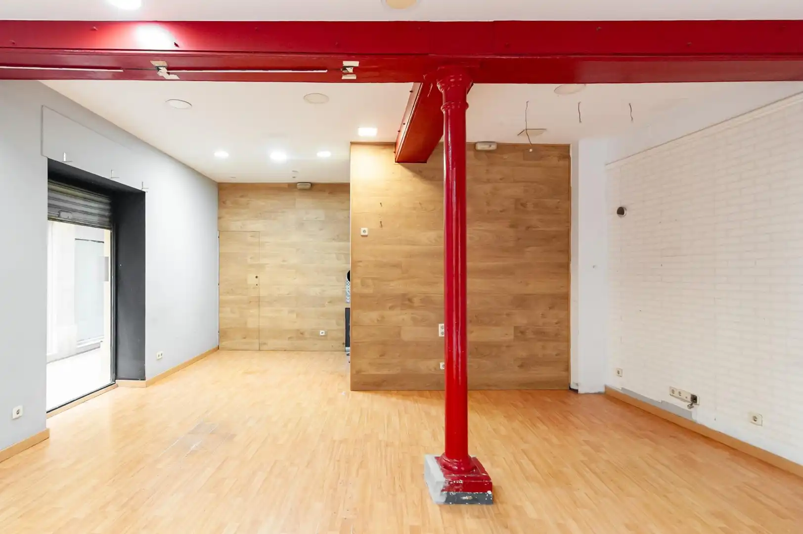 Local comercial de lloguer a Carrer Cort, imagen 3