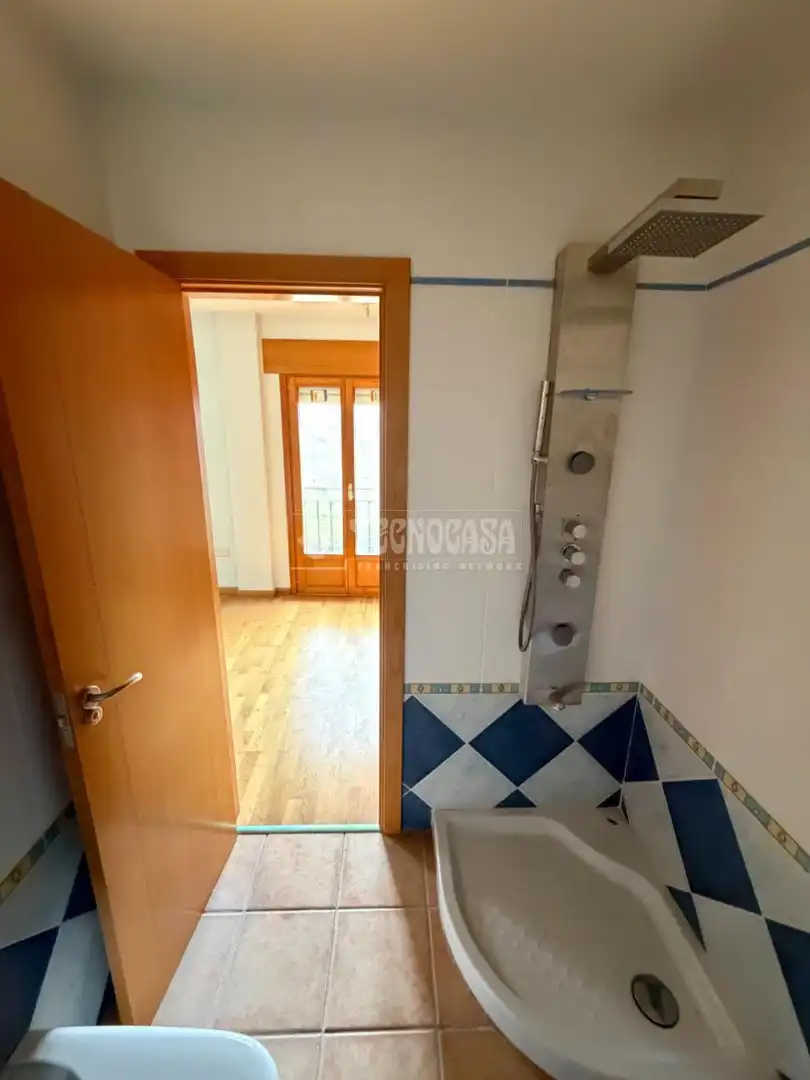 Bany de Casa adosada en venda en Sigüenza amb Aire condicionat i Calefacció