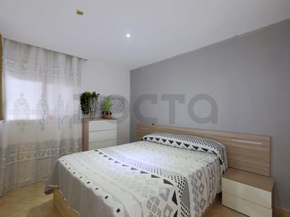 Bedroom of Flat for sale in Sant Adrià de Besòs  with Air Conditioner and Balcony