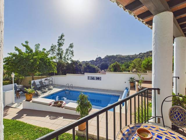 Casa-chalet en Venta en Avenida de las Naciones en Altos de Estepona