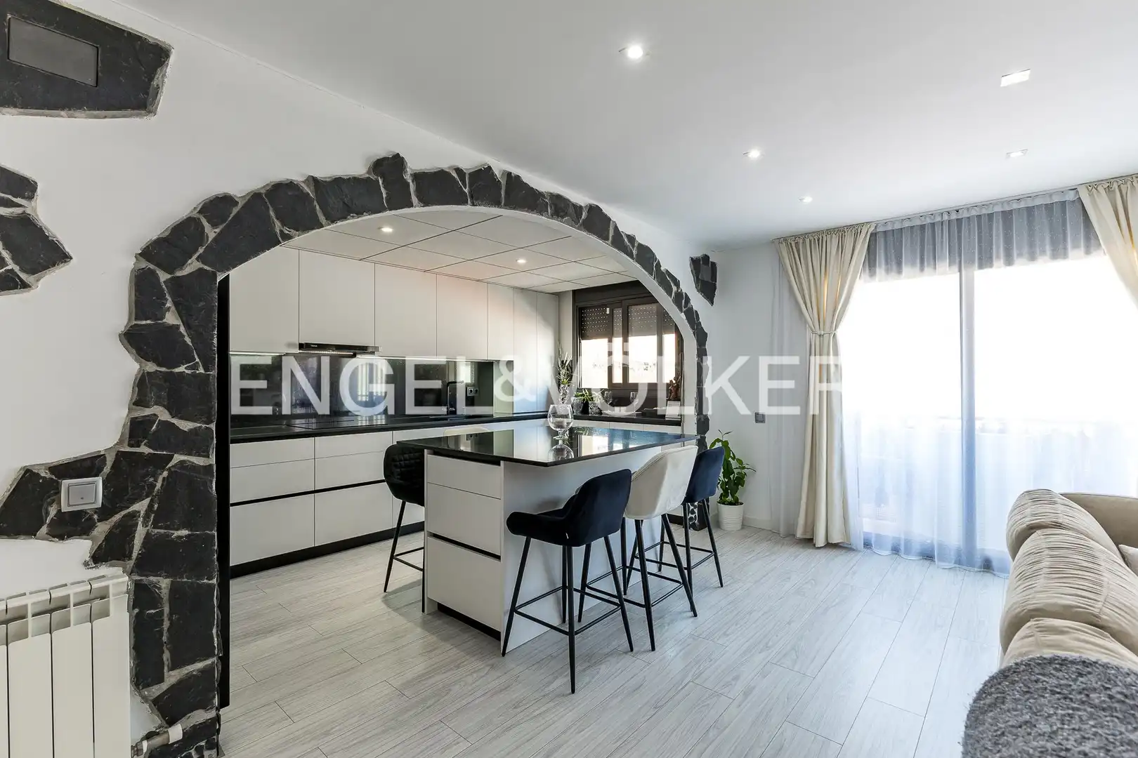 Cocina de Piso en venta en Vilanova i la Geltrú con Aire acondicionado, Calefacción y Trastero