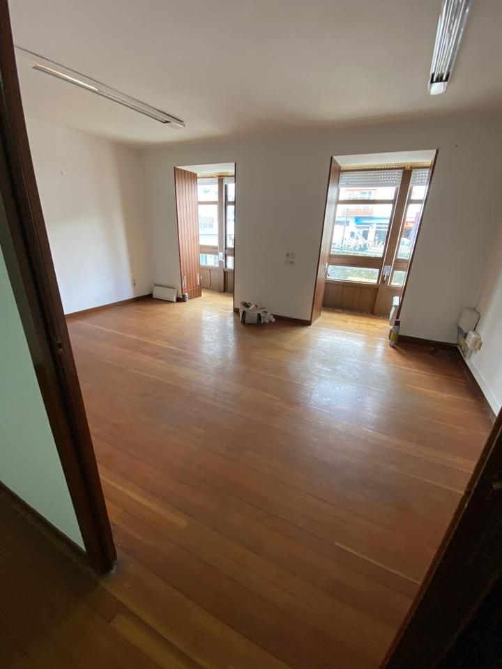 Sala d'estar de Dúplex en venda en Betanzos amb Calefacció i Parquet