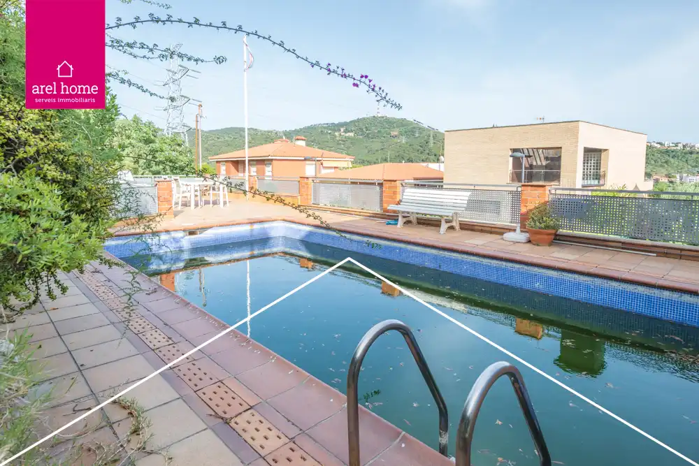 Swimming pool of Houses for sale in Sant Just Desvern  with Heating, Private garden and Parquet flooring