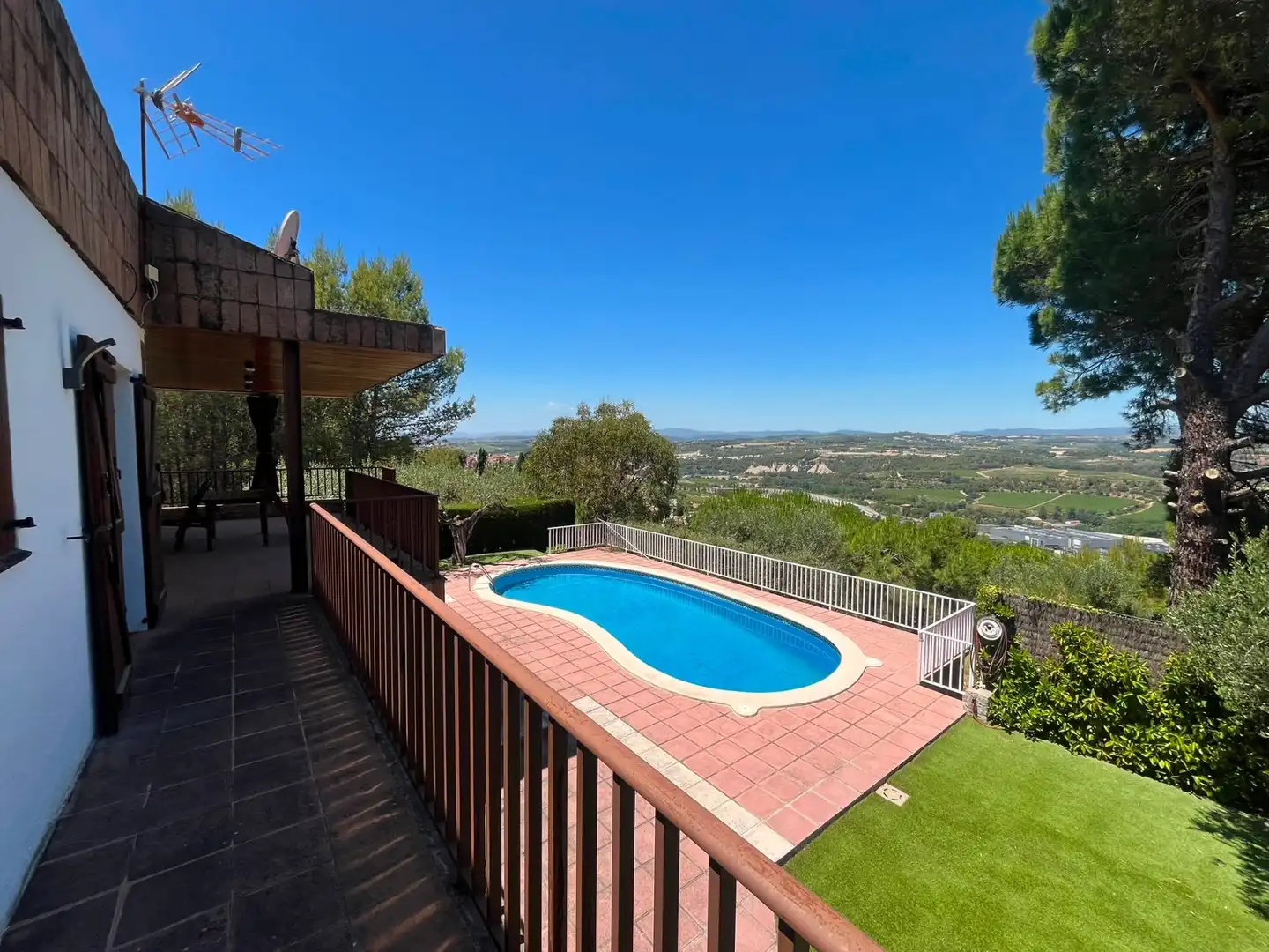 Piscina de Casa o xalet de lloguer en Gelida amb Jardí privat, Traster i Piscina