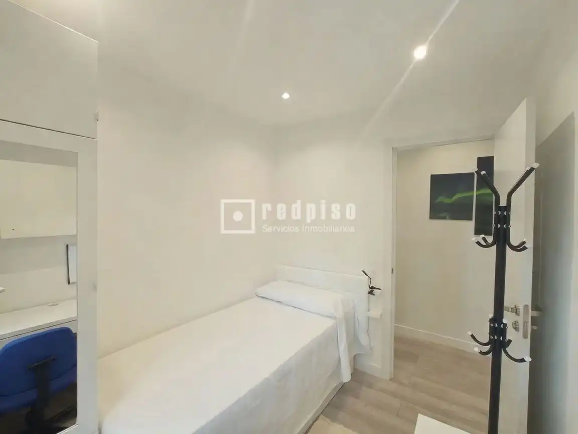 Schlafzimmer von Wohnung zur Miete in Madrid mit Klimaanlage, Heizung und Parkett