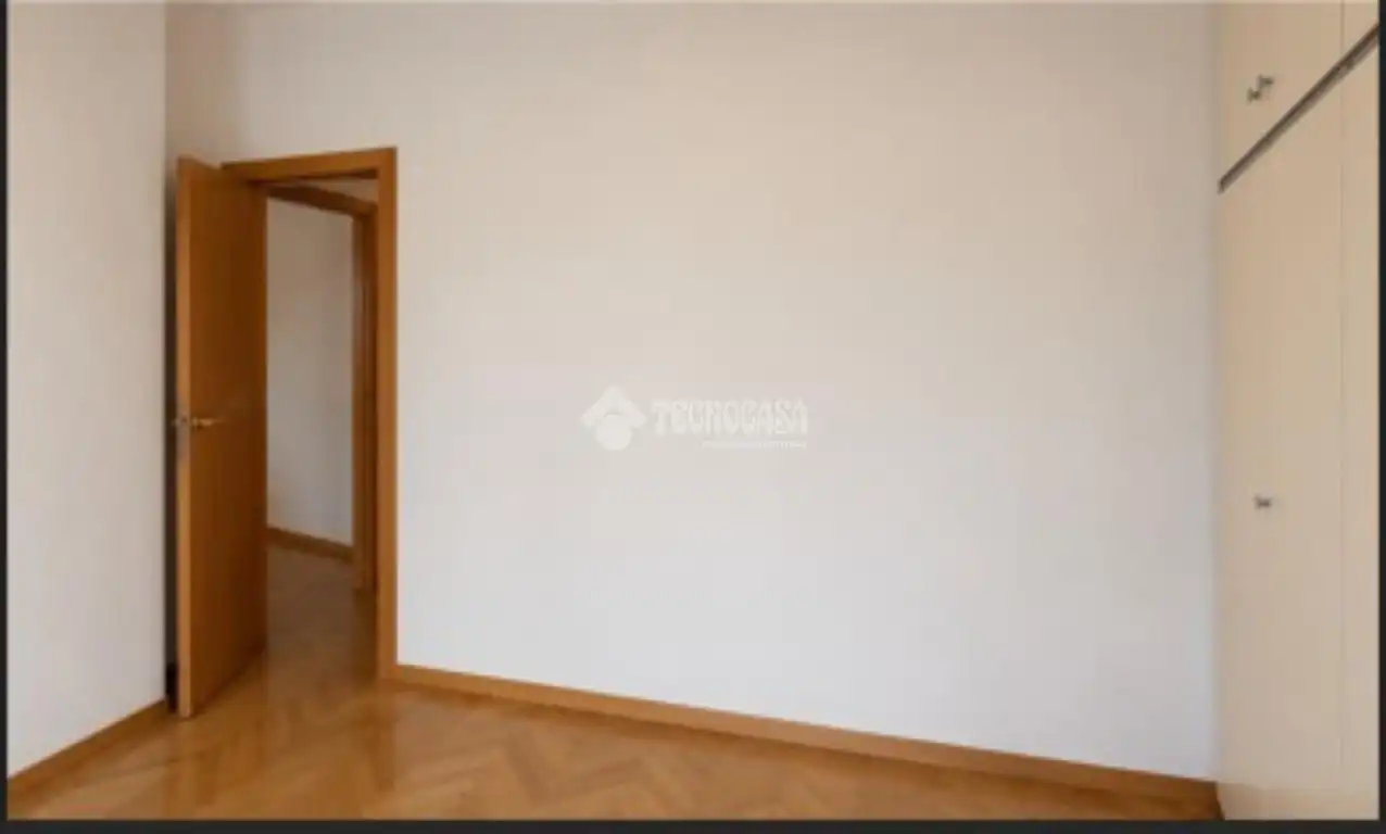 Habitación de Piso en venta en L'Hospitalet de Llobregat con Balcón
