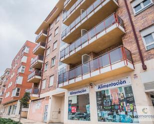 Vista exterior de Pis de lloguer en Ávila Capital amb Calefacció, Terrassa i Piscina