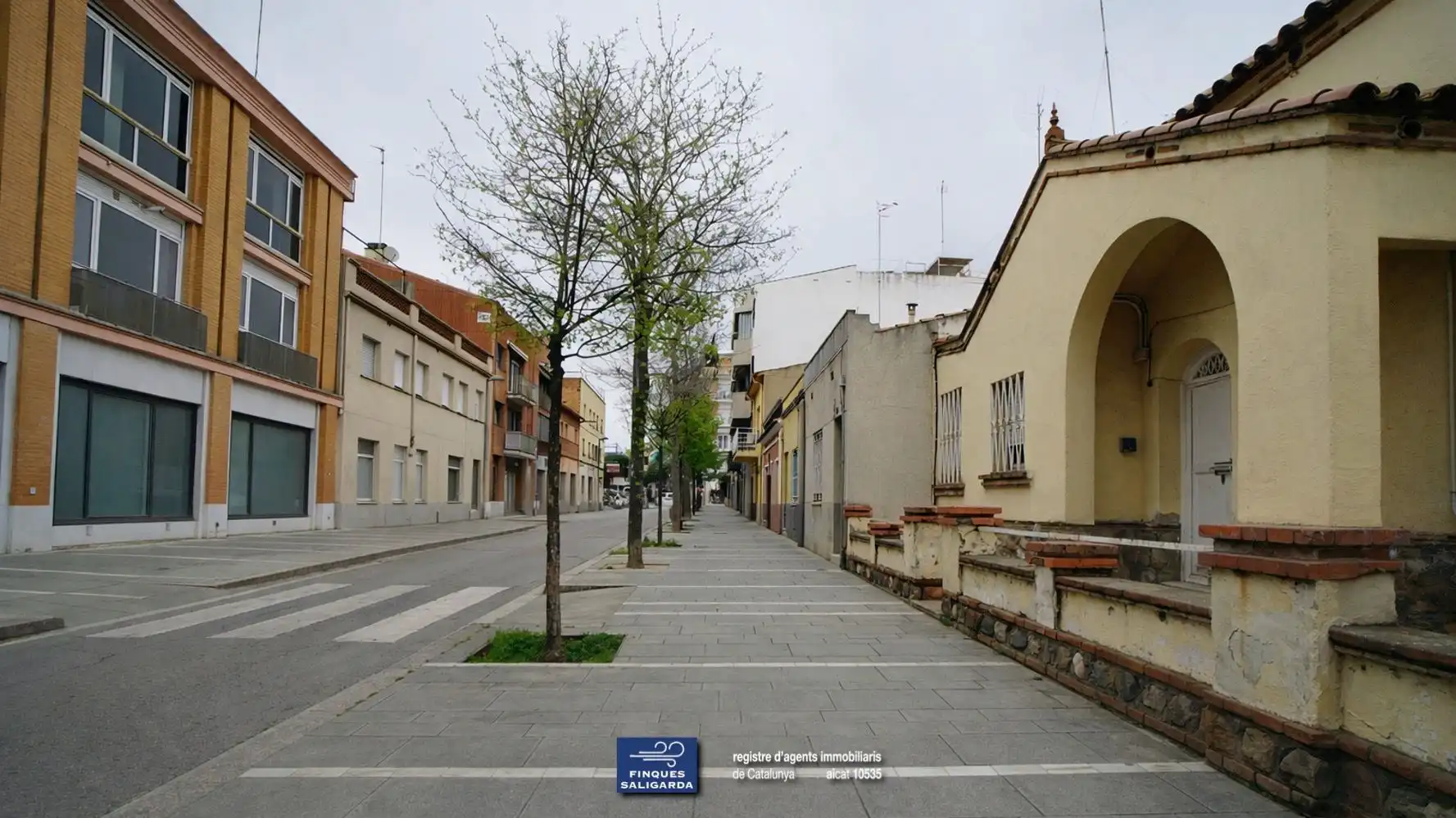 Vista exterior de Edificio en venta en Granollers