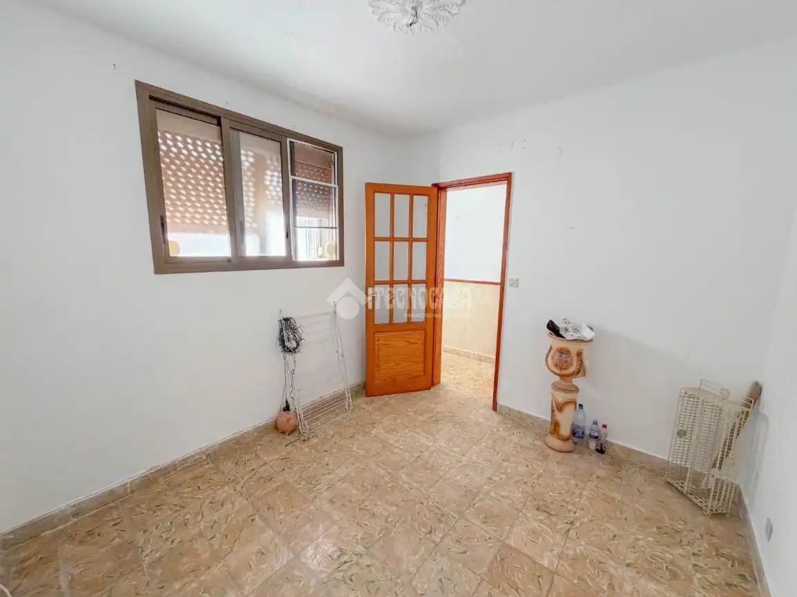 Schlafzimmer von Dachboden zum Verkauf in Telde mit Terrasse, Möbliert und Balkon