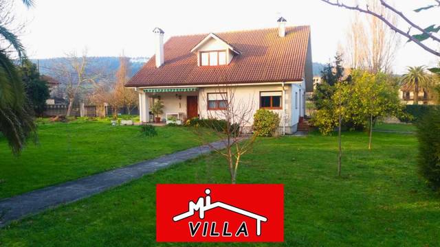 Casa-chalet en Venta en Arnuero