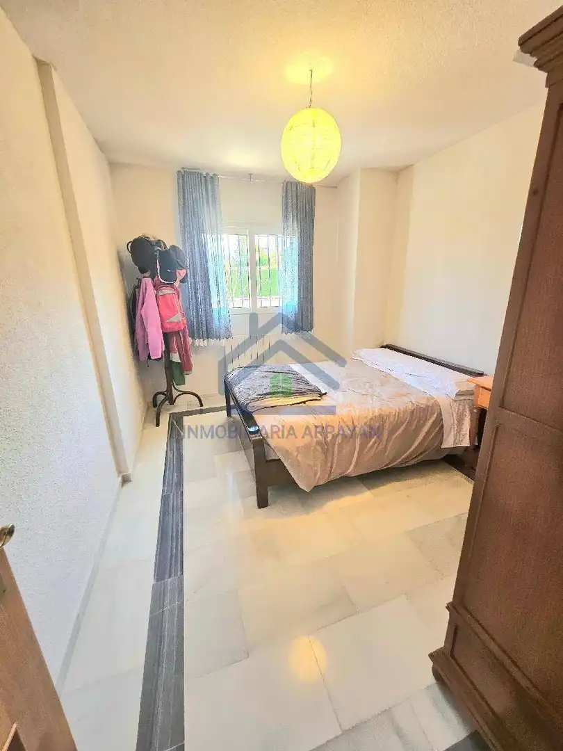 Habitación de Casa o chalet en venta en Ogíjares con Aire acondicionado, Calefacción y Jardín privado