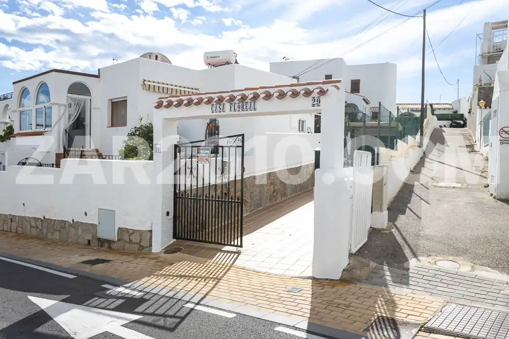 Chalet con jardín en venta en Calle Cañada Aguilar