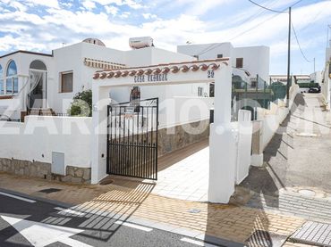 Villa con giardino in vendita a Calle Cañada Aguilar