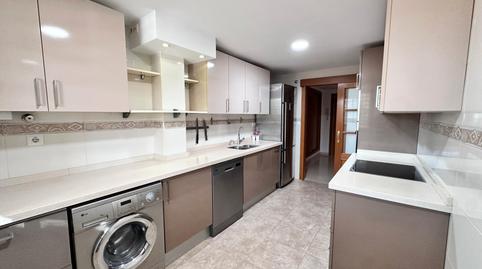Foto 3 de Piso en venta en Calle Giordano Bruno, El Pinillo, Málaga