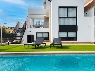 Casa amb piscina en venda a Algorfa