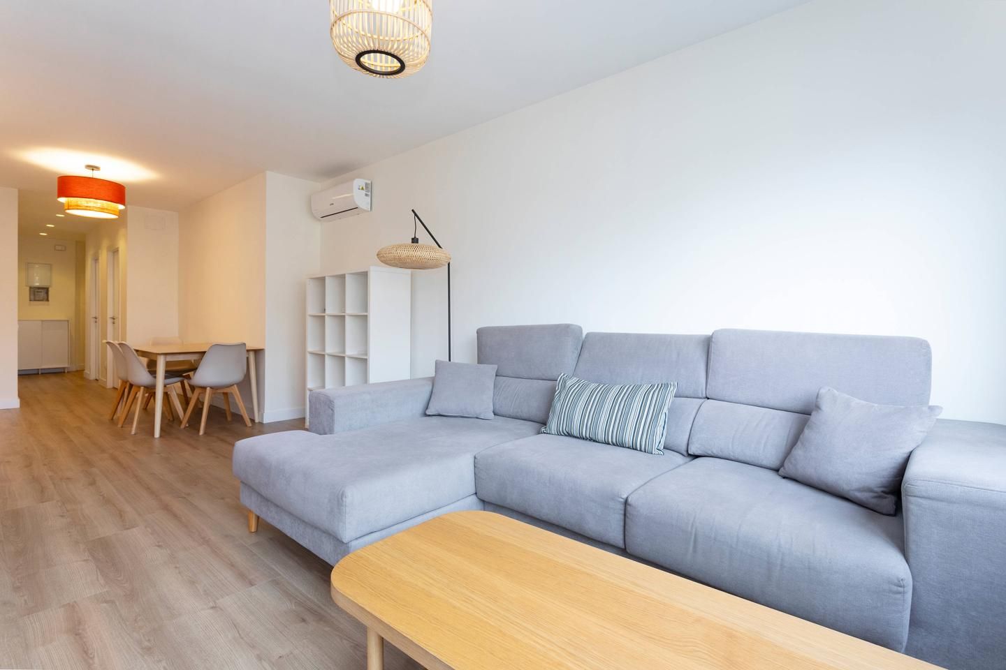 Living room of Flat to rent in  Barcelona Capital  with Air Conditioner, Furnished and Internet