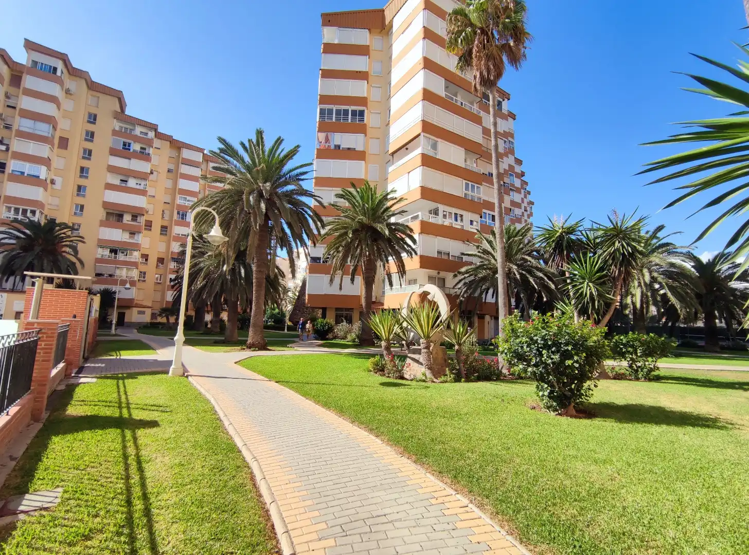 Vista exterior de Apartament en venda en Algarrobo amb Terrassa, Traster i Moblat