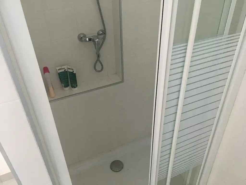 Baño de Nave industrial de alquiler en A Coruña Capital 