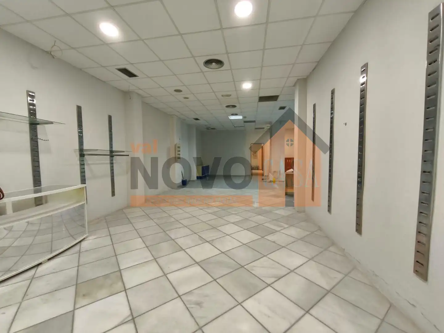 Business premises for sale in Aureli Guaita Martorell, imagen 3