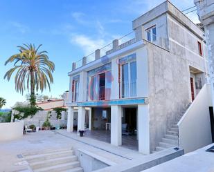 Vista exterior de Casa o xalet en venda en Alicante / Alacant amb Terrassa, Piscina i Balcó