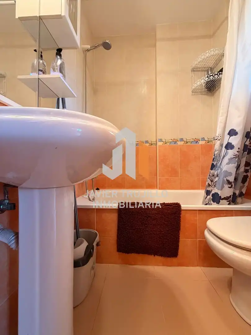 Badezimmer von Wohnungen zur Miete in Urbanización Santa Rosa