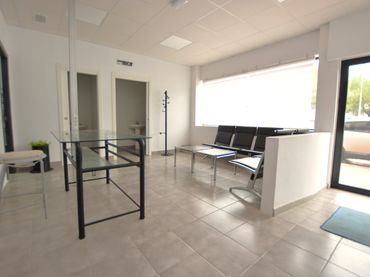 Business premises for sale in Avenida Dos Hermanas 27