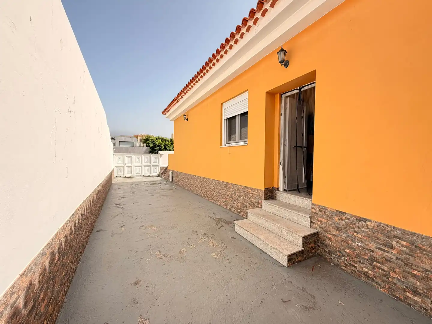 Vista exterior de Casa o chalet de alquiler en Granadilla de Abona con Jardín privado, Terraza y Trastero