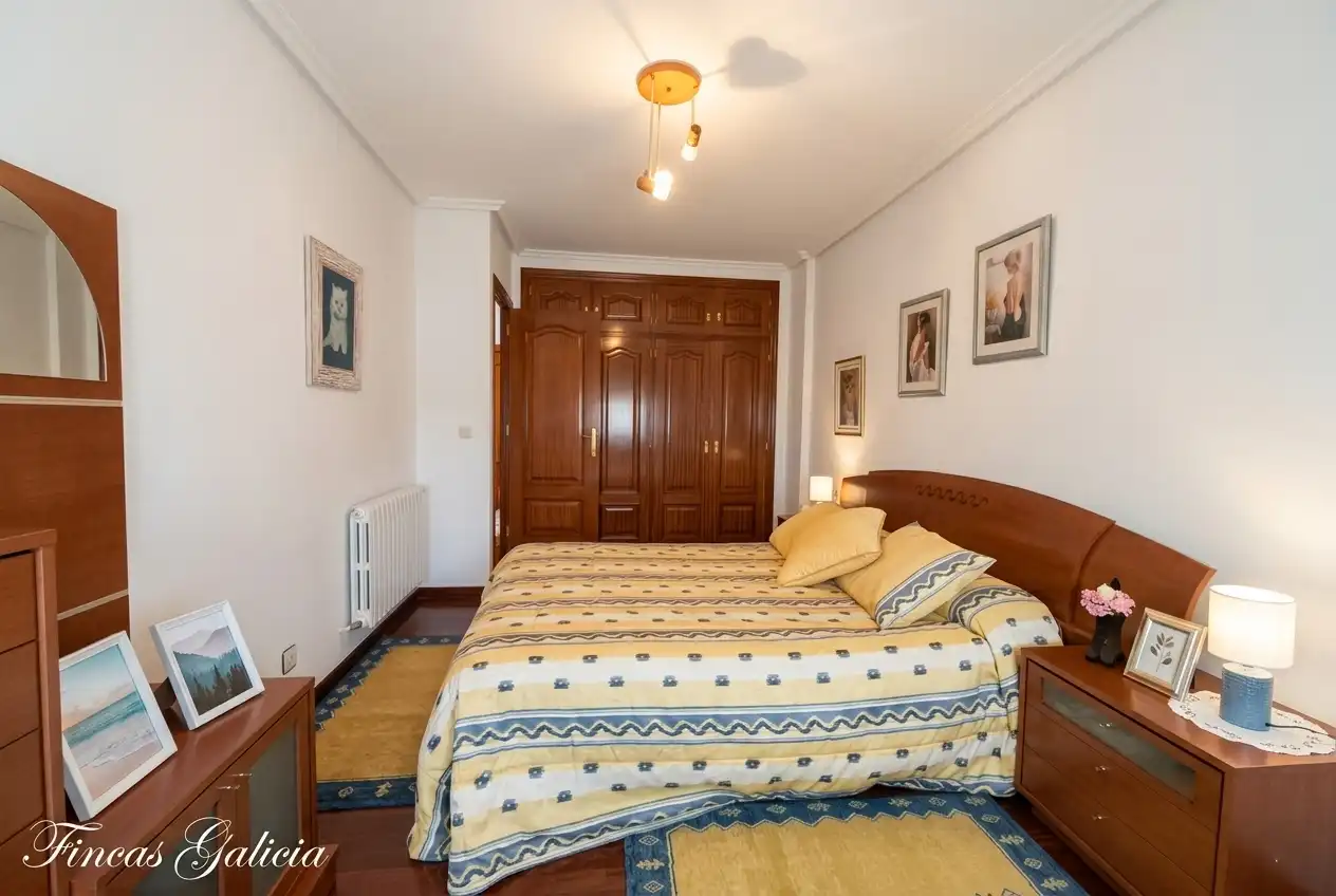 Habitación de Casa adosada en venta en Verín con Calefacción, Jardín privado y Terraza