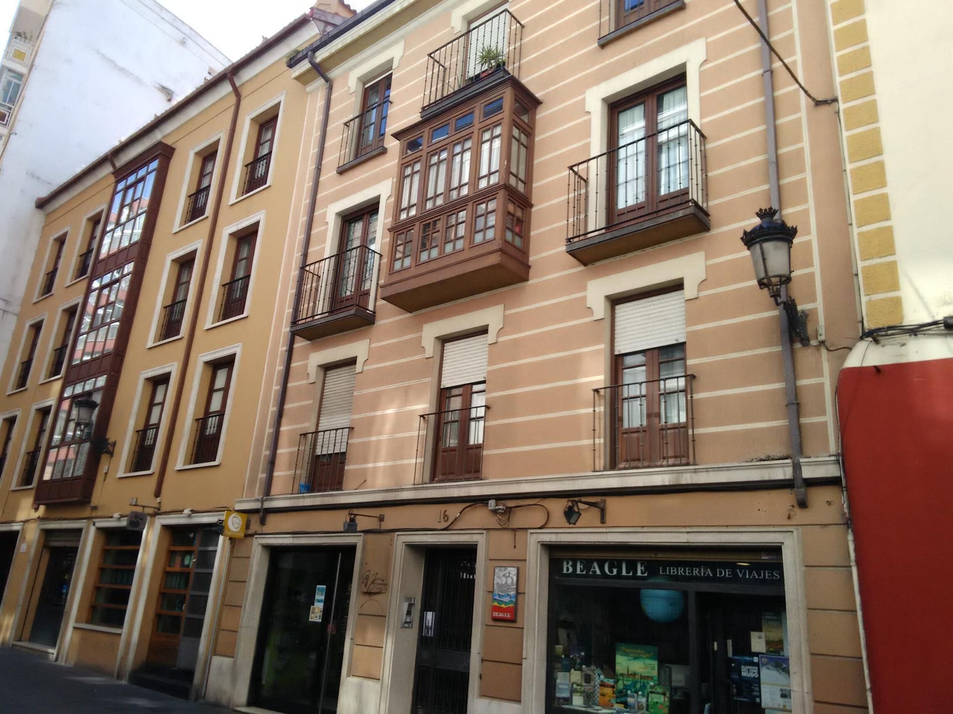 Exterior view of Flat for sale in Valladolid Capital  with Heating, Storage room and Balcony