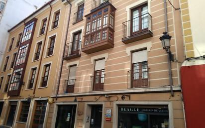 Exterior view of Flat for sale in Valladolid Capital  with Heating, Storage room and Balcony