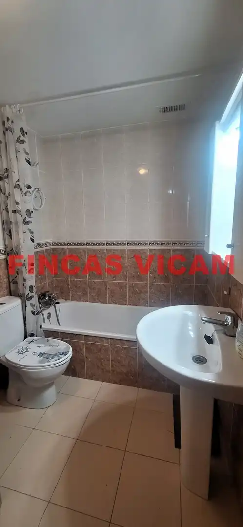 Bathroom of Flat for rent in Ayerbe, Huesca