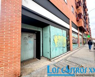 Vista exterior de Local en venda en  Madrid Capital amb Aire condicionat
