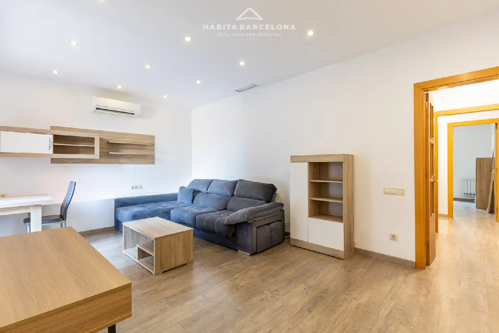 Wohnzimmer von Wohnung zum Verkauf in Barcelona mit Klimaanlage, Heizung und Parkett