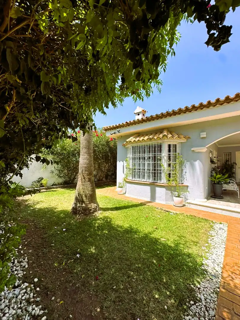 Garden of Houses for sale in Chiclana de la Frontera  with Air Conditioner, Private garden and Swimming Pool