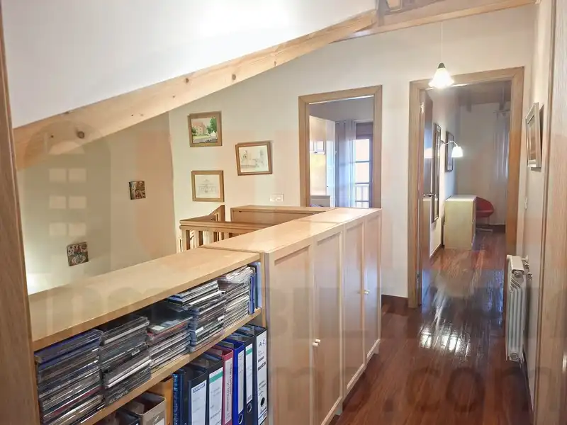 Casa o chalet en venta en Sariego con Calefacción, Terraza y Trastero