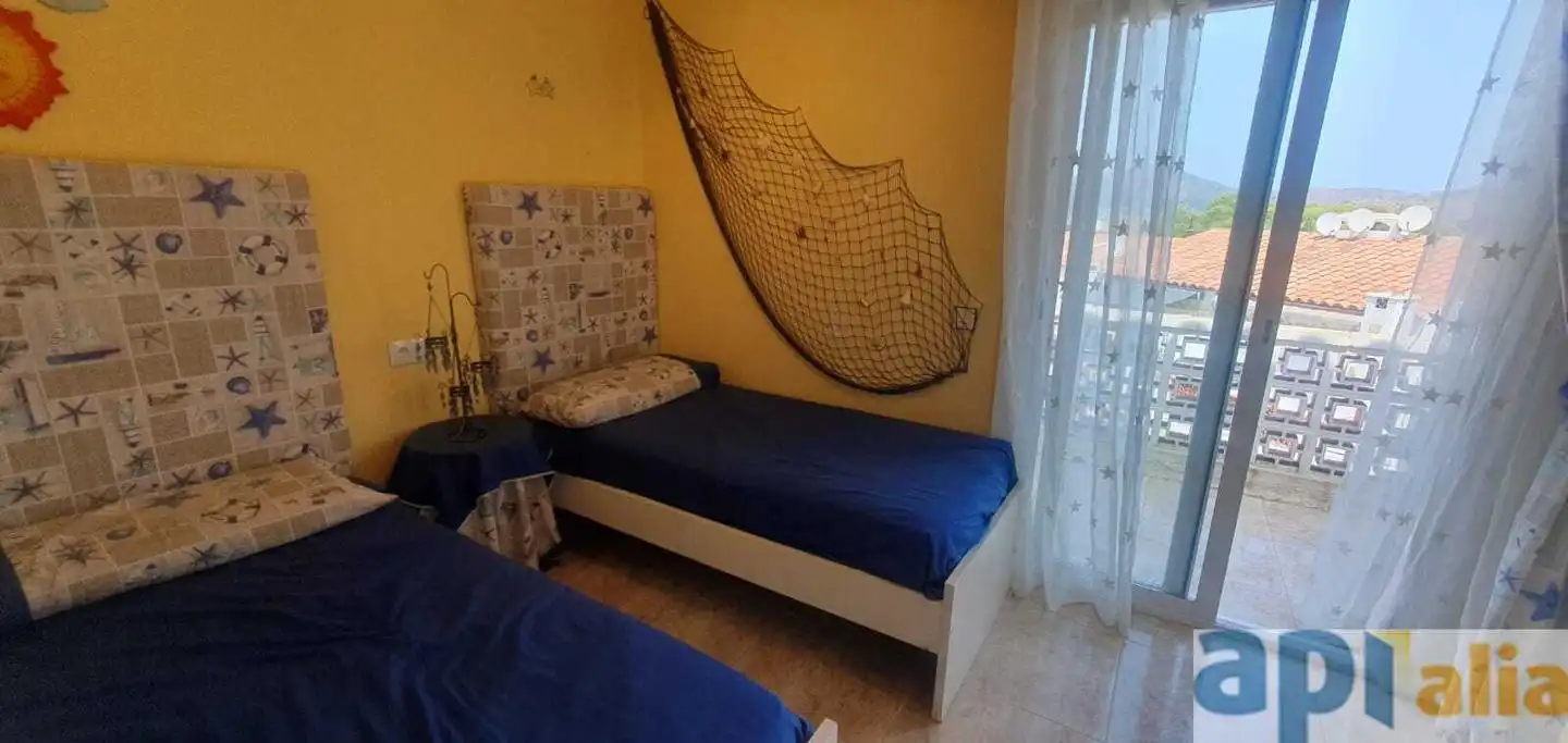 Dormitori de Casa o xalet en venda en Roses amb Calefacció, Jardí privat i Terrassa
