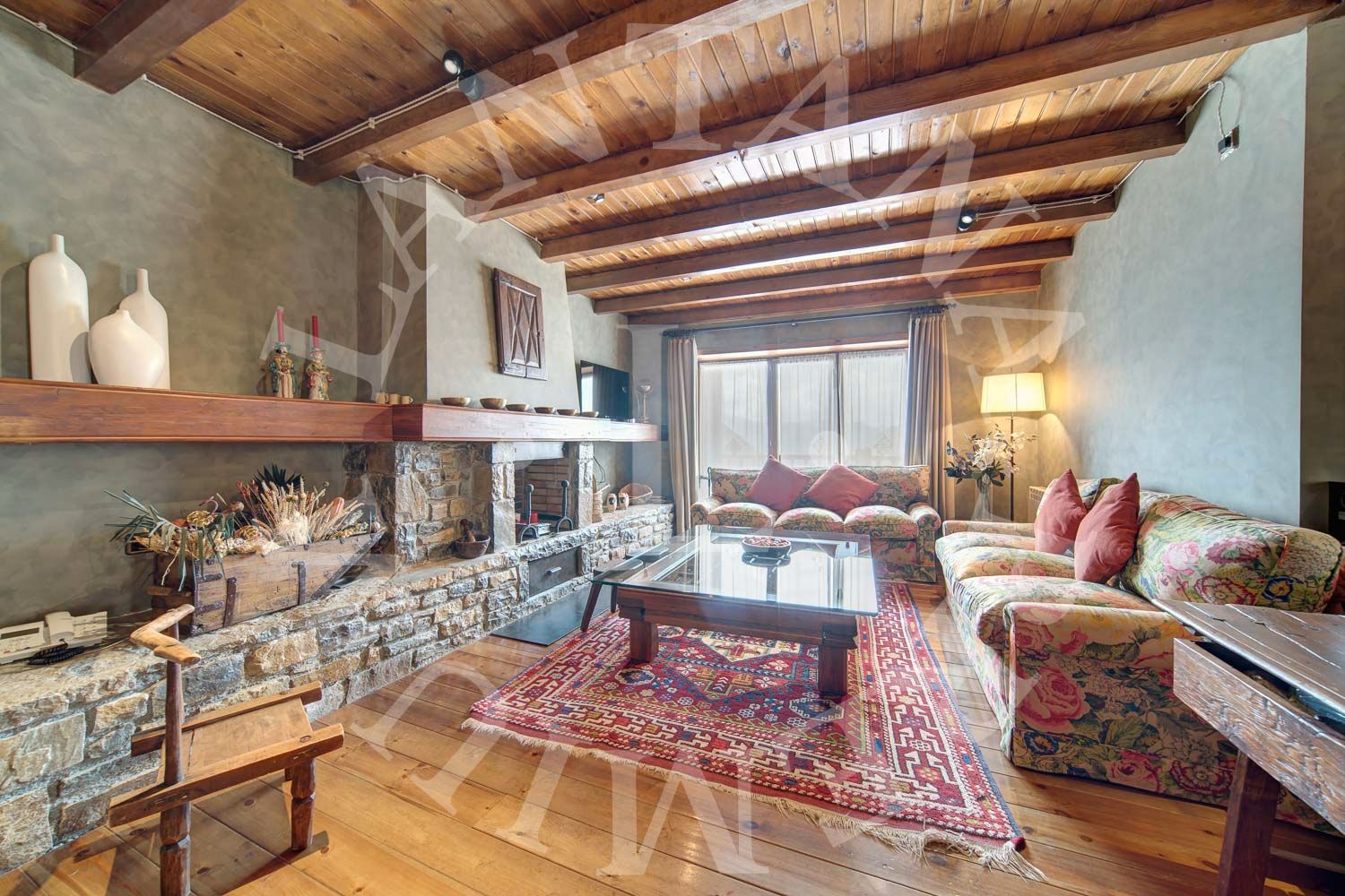 Sala d'estar de Casa adosada en venda en Naut Aran amb Calefacció, Jardí privat i Parquet