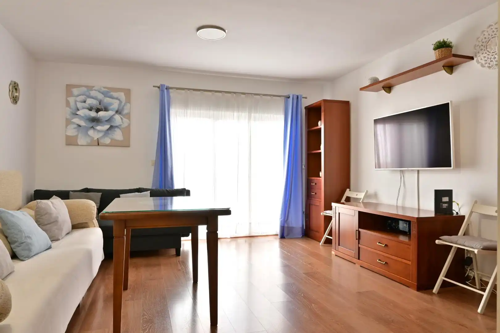 Sala d'estar de Casa adosada en venda en Sevilla amb Aire condicionat, Terrassa i Traster