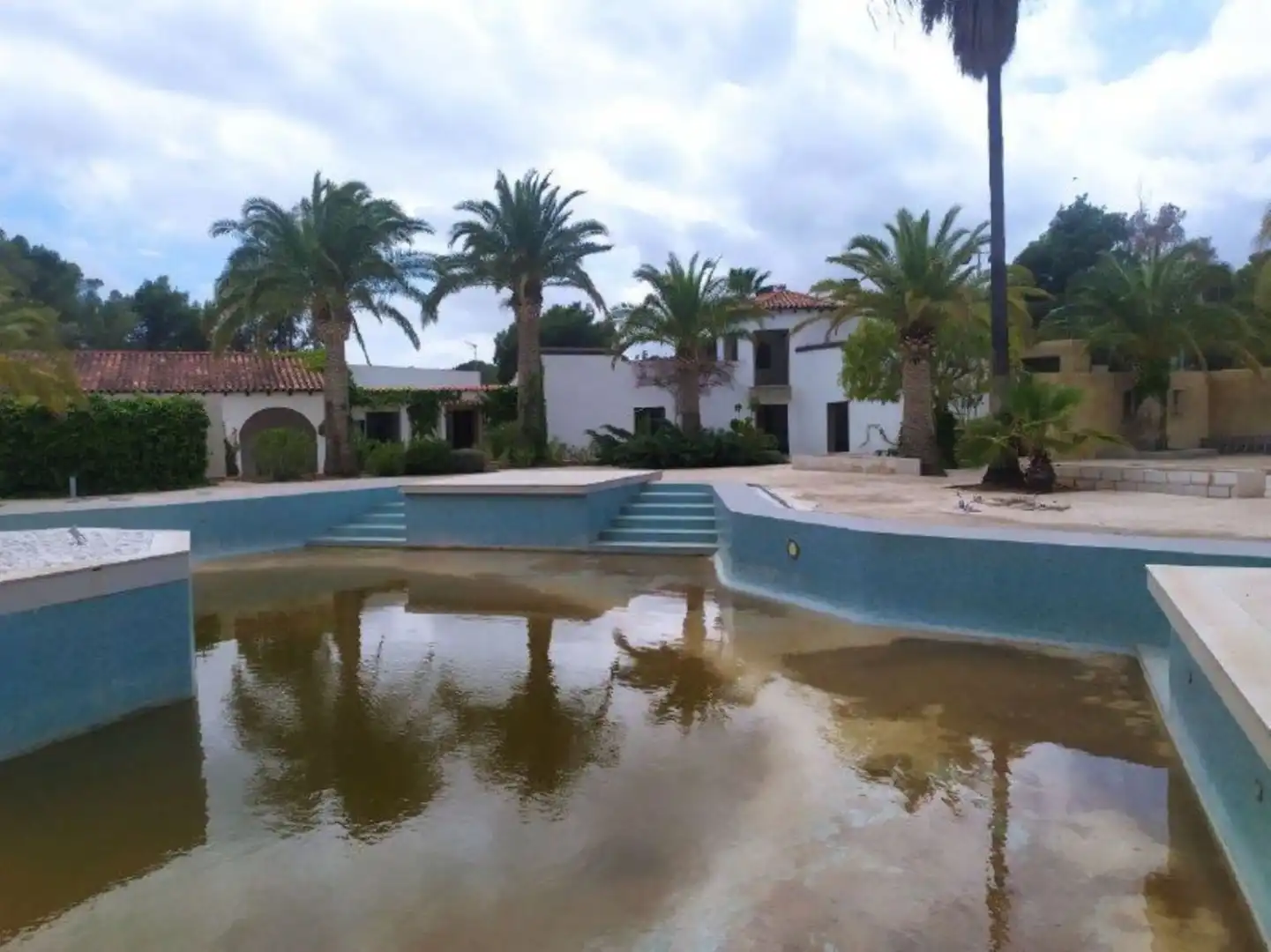 Edificio en venta en Escandinavia - Cautivador