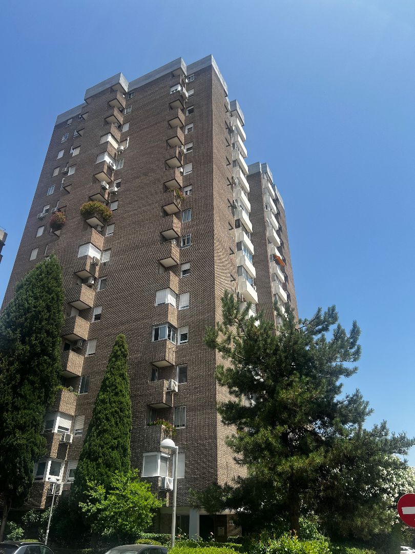 Vista exterior de Pis en venda en  Madrid Capital amb Aire condicionat, Calefacció i Parquet
